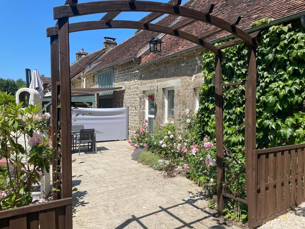 Gite Des Roses Le Grais Esterno foto